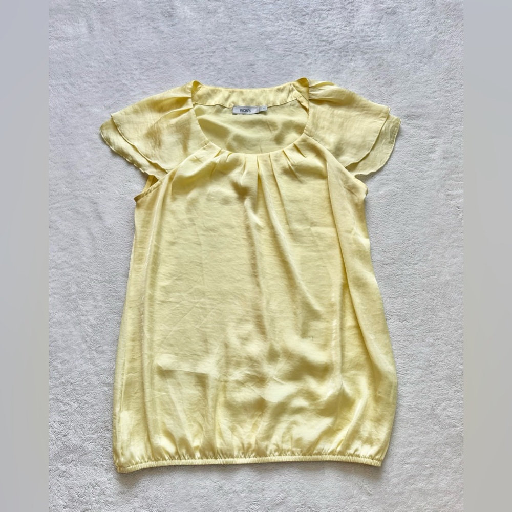 Ricki’s Pale Yellow Blouse